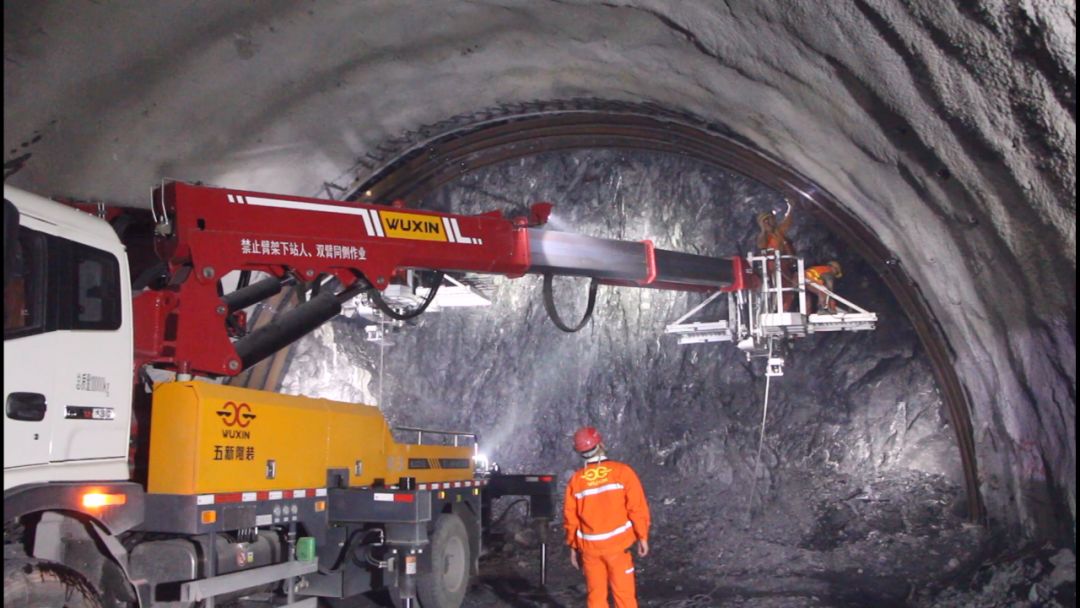 《隧道机械化施工——立拱篇》