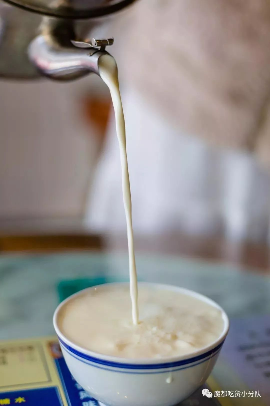 这家糖水铺专卖顺德来的水牛奶制品,用水牛奶做成的甜品乳脂含量偏高