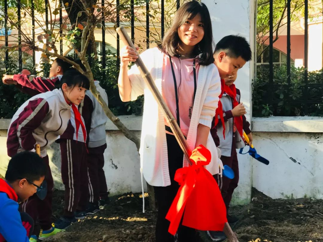 "播种希望,收获美好,乐享成长—九亭第二小学"小海乐菜园"动土