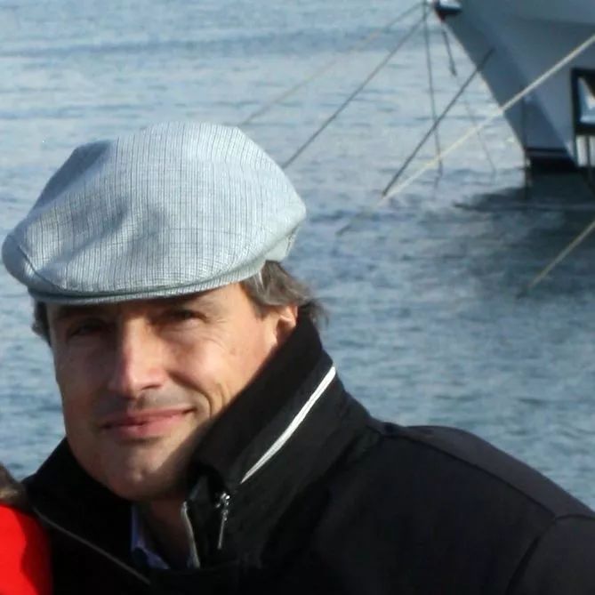 风靡全球的GANs:一文看尽这混世魔王的三生