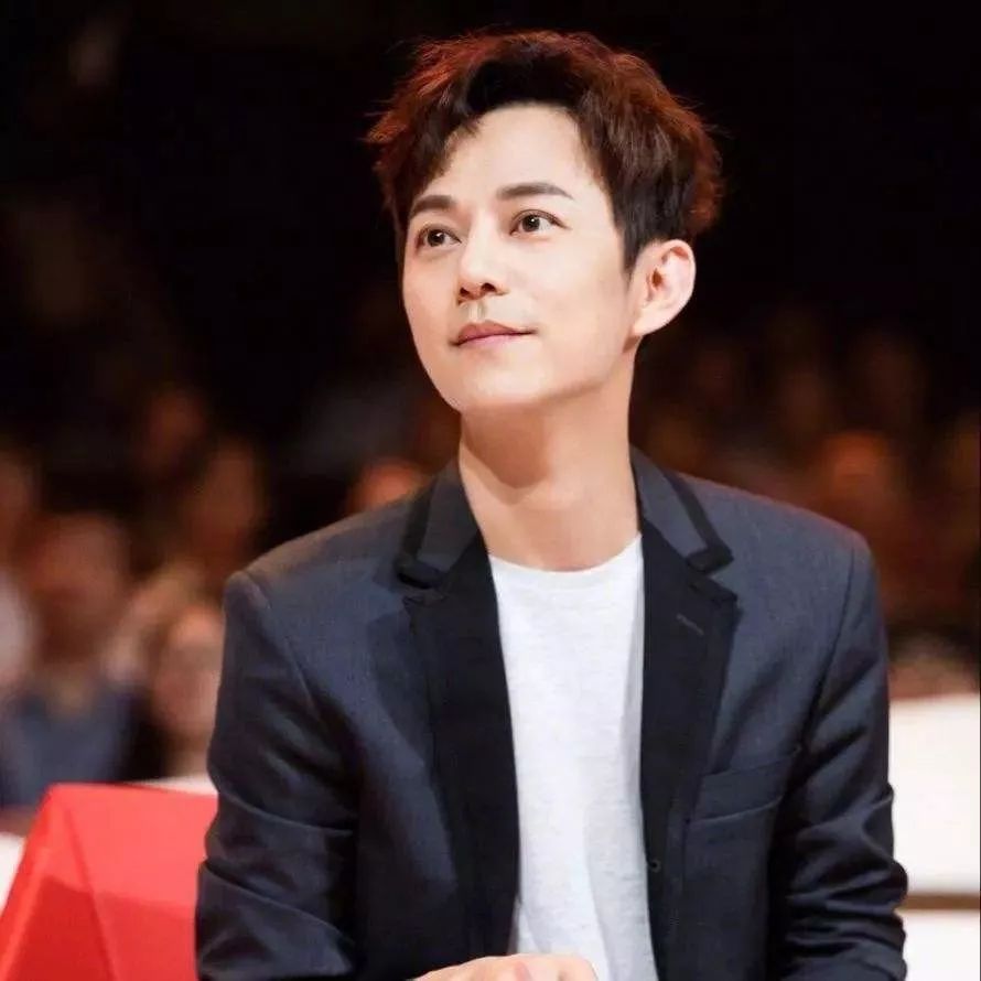 何炅最近的综艺节目搞笑 2ffd3f8df2b447cfb1bffbb44ba97760.jpeg