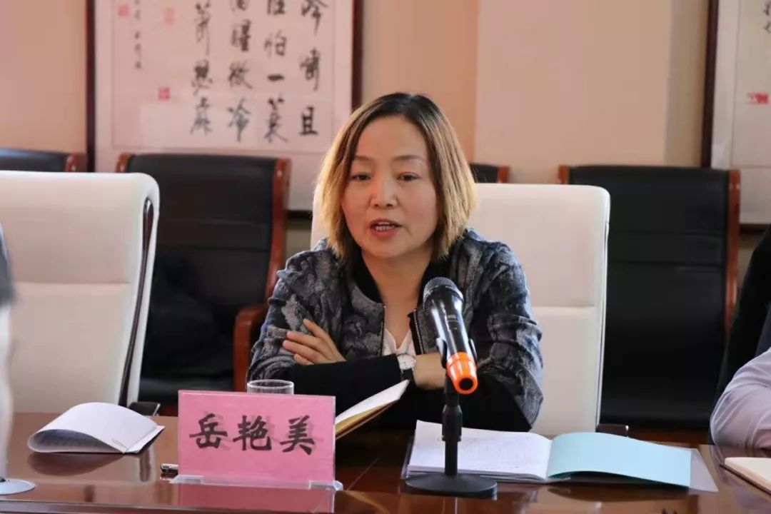 岳艳美副市长一行莅临集宁一中调研指导工作