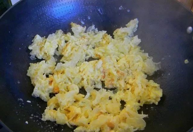 银耳怎么炒干 829814512f854504b46299f2438c28dc.jpeg