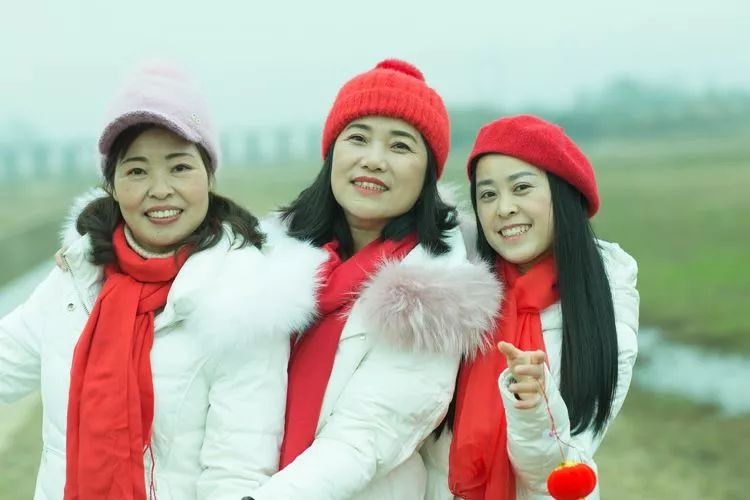 你不乱于心不困于情不畏将来不念过往感恩祖国给予我们繁荣昌盛的时代