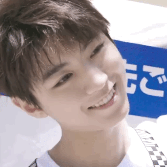 火过肖战王一博听说他才是今年的顶流