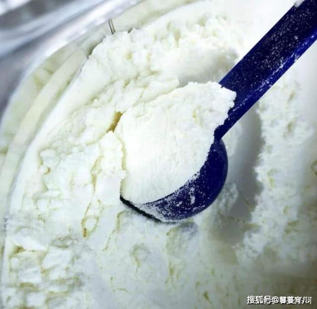 如何正确冲奶粉水和奶粉比例 bfd9bd573e0a431e9818e36c7daf39f3.jpeg