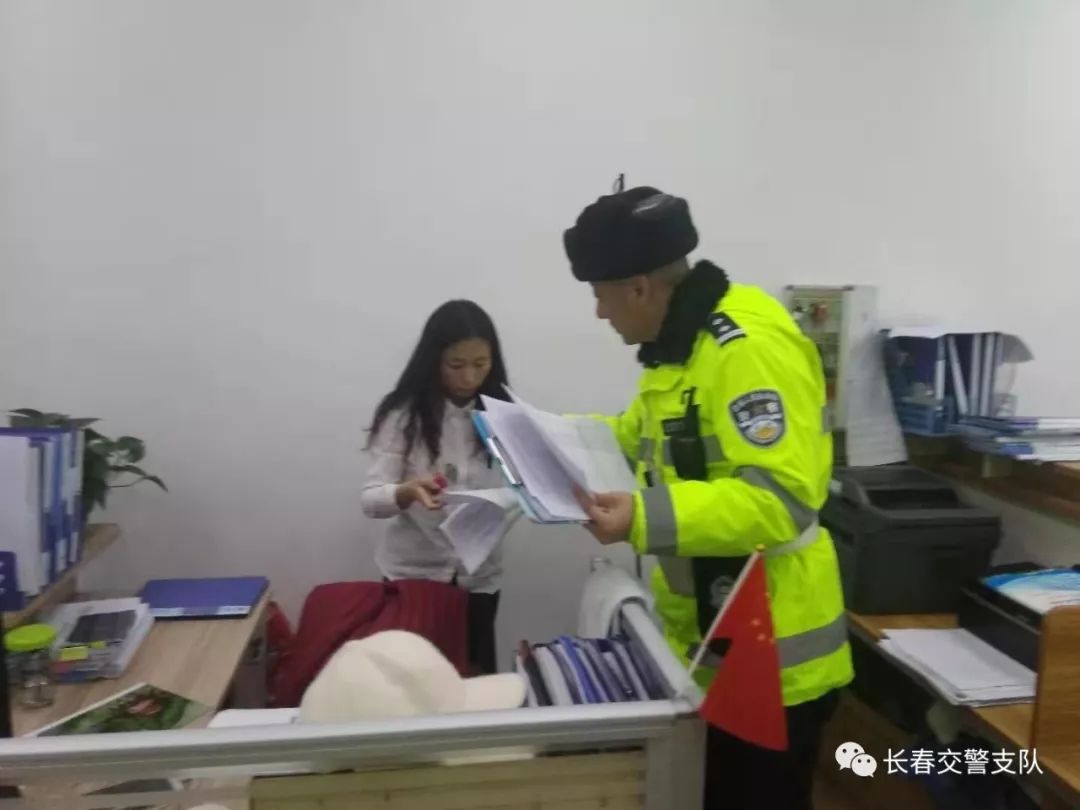 教育对人口的作用_中国教育人口图片(2)