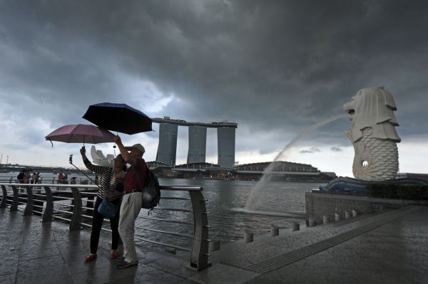 英媒:新加坡2019经济增速十年最慢