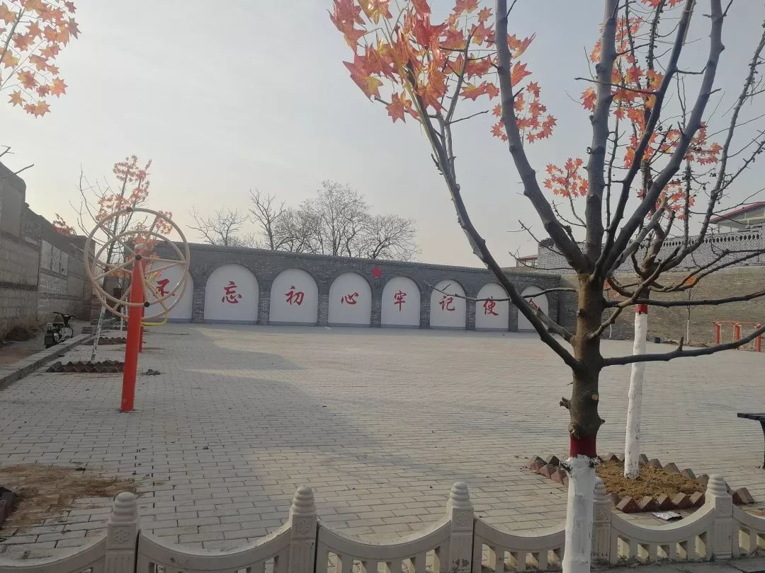 哆头村人口_哆唻a梦大雄情头(2)