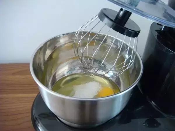 在家做蛋糕电饭锅没有打蛋器 e87cd6415fe64efc8e07814945833c8b.jpeg