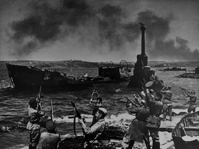 沦陷|血战250天沦陷，1944年解放，一座城市记忆下的苏德战争
