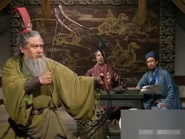 三国|五虎上将的兵器都叫什么？关羽的叫青龙偃月刀，其他4位用什么？