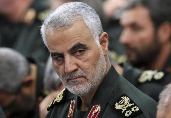 苏莱曼尼犯下致命失误，乘坐SUV被美军锁定