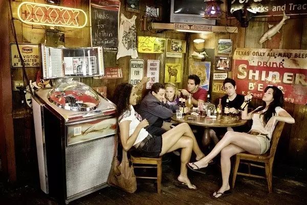 昆汀、猛女、b级，这片看完就一个字「爽」