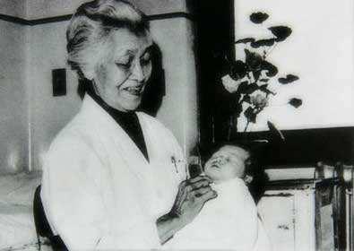 原创“万婴之母”林巧稚：为医学事业一生未嫁，却接生了5万多名婴儿
