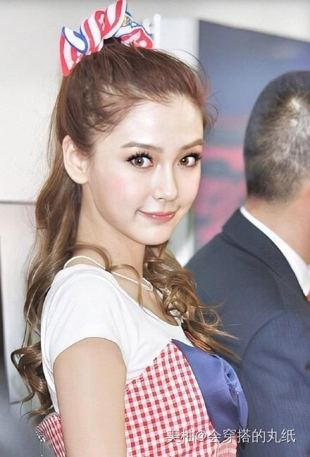 杨颖嫩模时期可真美!少女妆容放现在也不过时,难怪能嫁黄晓明