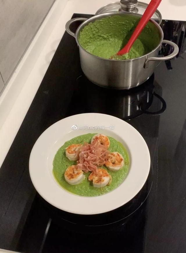 9101de0ec49145e6a62d5203d698382f.jpeg