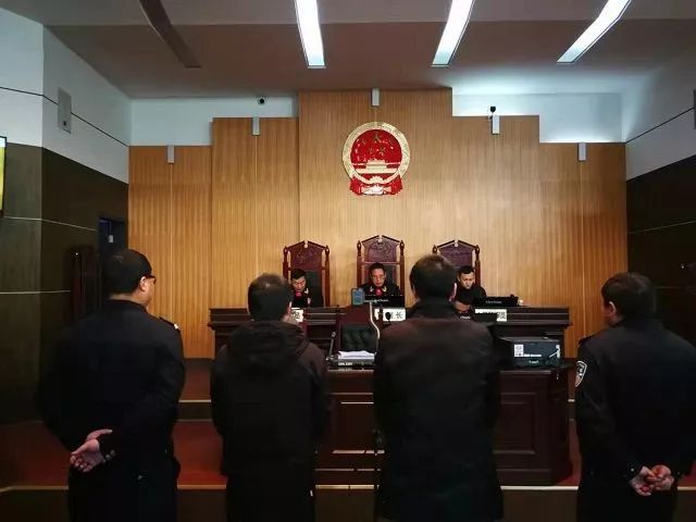 扫黑除恶13件涉黑涉恶案件的67名被告被集中公开宣判