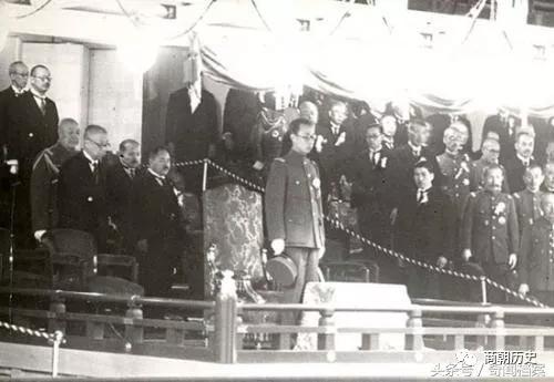 摄政王|坐惯了龙椅，即便是一把囚椅，也硬是让此人坐出了帝王风范！