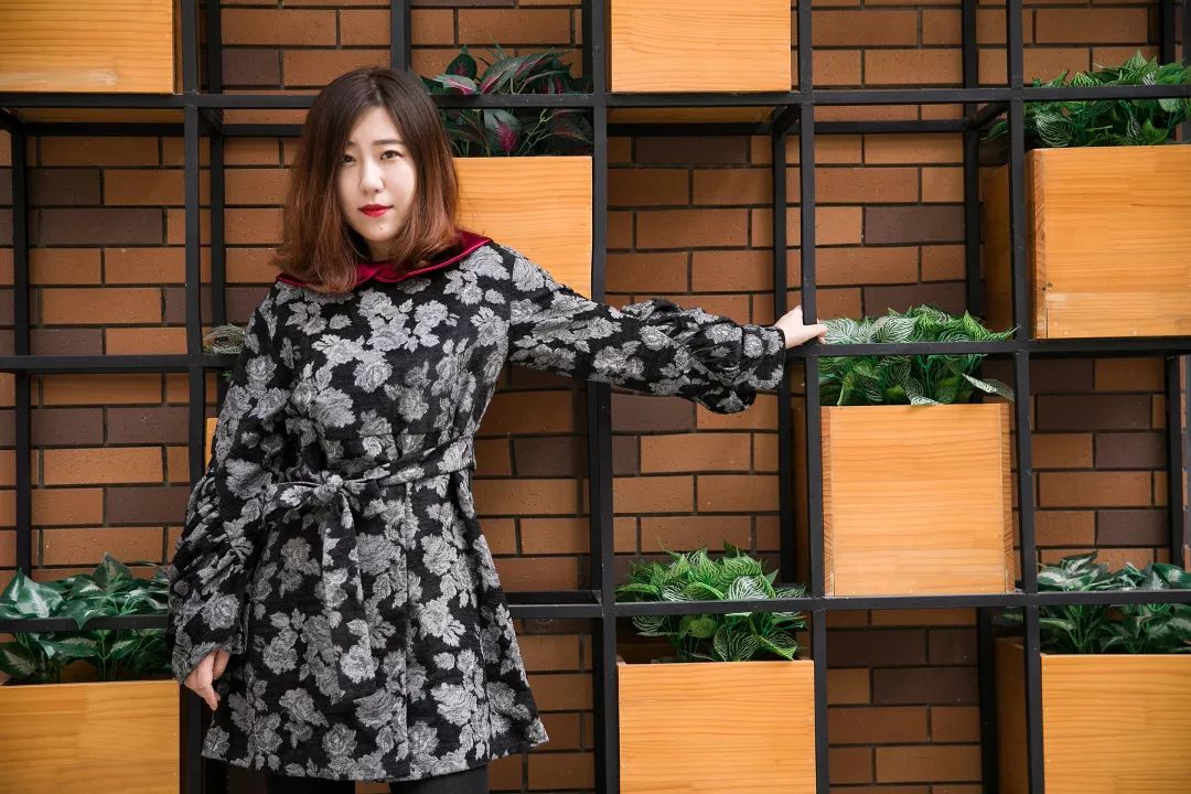 杏彩体育网页专访中韩国际设计师韩银月抛开传统概念做“大众的”