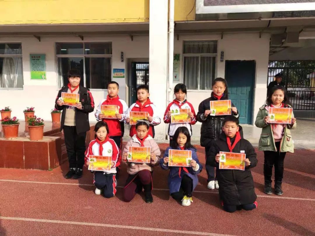 光泽实验小学:红歌颂祖国 微笑迎新年_活动