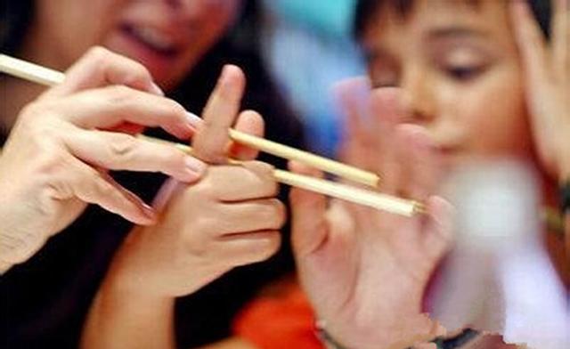 宝宝几个月开始用勺子吃饭 7995479601ef4771a43e91e9f6786bc3.jpeg