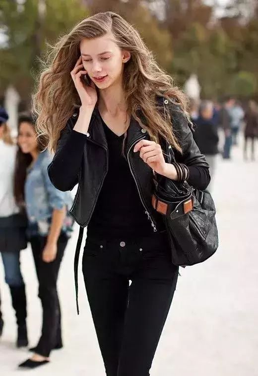 女生穿的皮衣外套 819f9125534c4abf85059acbdd172433.jpeg