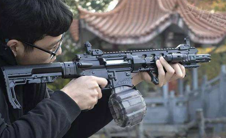 游戏中被误导最严重步枪,m416就是m4a1?细心玩家已看出问题