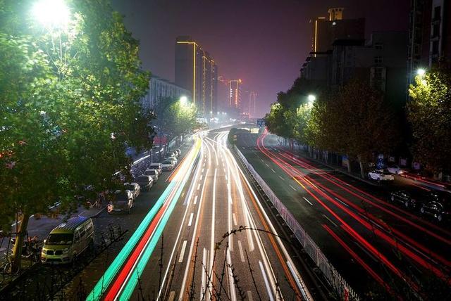 拍摄于洛阳市九都路,解放路,唐宫路等处.