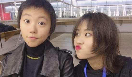 王菲女儿李嫣超懂事！为大10岁窦靖童庆生，亲密不受上一代影响