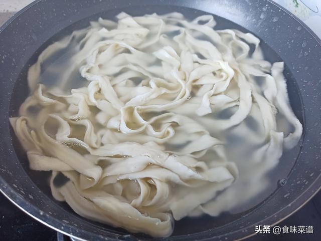 如何做炒面粉窍门 bd4e60f9369a4f5ca79f553c83b402e3.jpeg