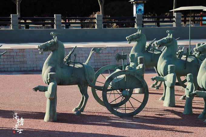 雷台汉墓，国宝马踏飞燕就在这里出土，还有千年雄狮，却鲜为人知