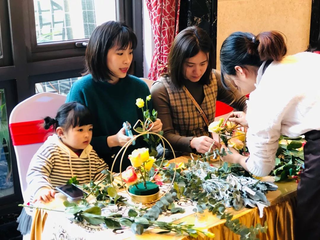 临近春节活动旺季小优家活动档期目前较满需要预定新年活动的赶紧联系