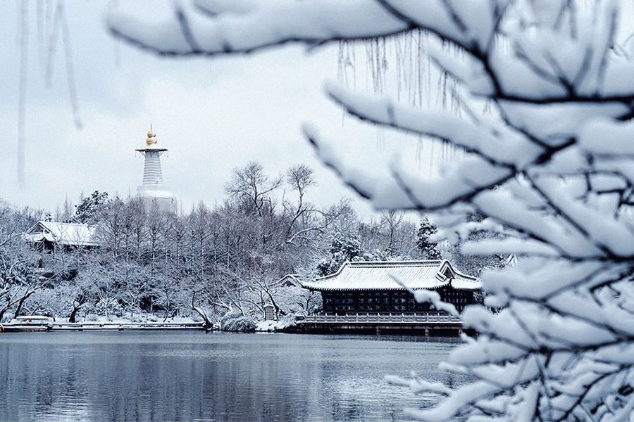 小寒寒江孤影落雪白头
