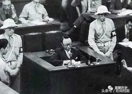 摄政王|坐惯了龙椅，即便是一把囚椅，也硬是让此人坐出了帝王风范！