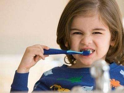 孕研所■3~4岁的孩子就满口蛀牙，儿童蛀牙与饮食，以及个人卫生习惯有关