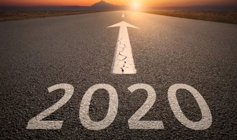 “2020”的英语念法国外有争议，正宗念法是什么？