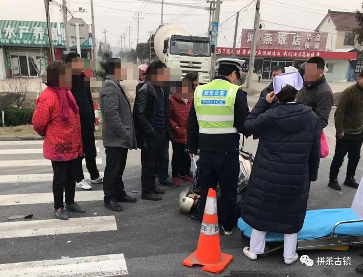 痛心如东发生一起严重车祸监控视频