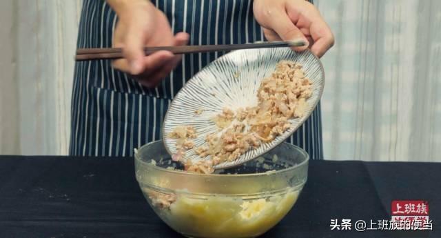 土豆裹面粉蒸熟 27229cbc32244c0d8d209f303da9415d.jpeg