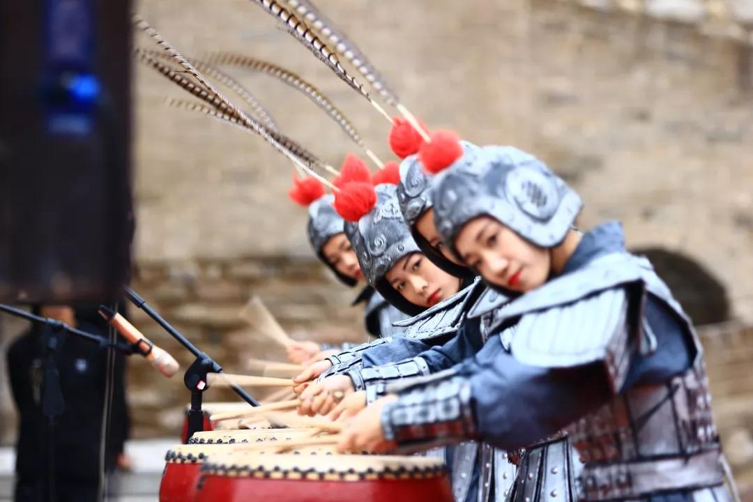 绛州鼓乐,世界级非物质文化遗产,曾数次登上国际舞台,以其磅礴的气势