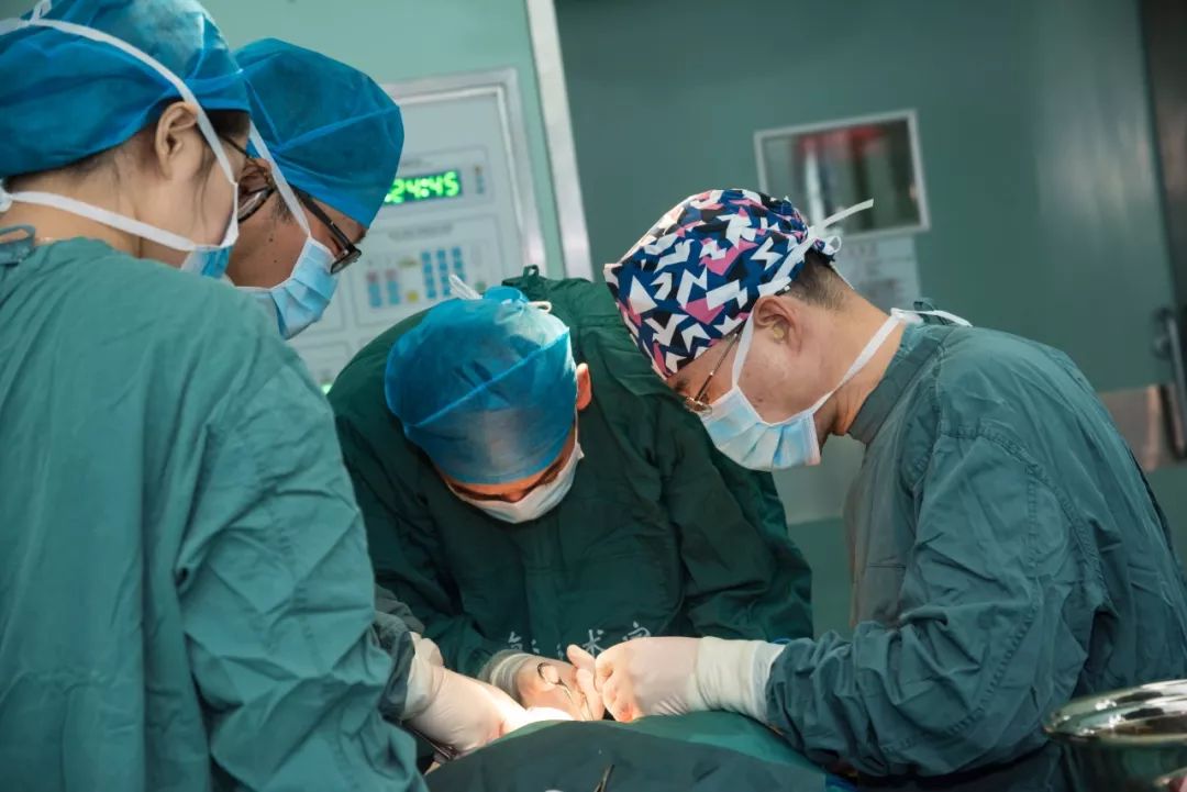 比较大的手术 29edaf0b74c8440db5d4bc4abb97a252.jpeg