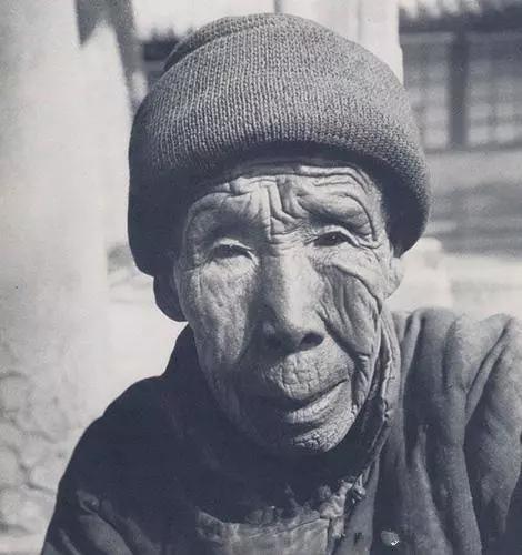 黄花|她是太监总管的妻子，虽黄花大闺女，却死心塌地，晚年被佣人照顾