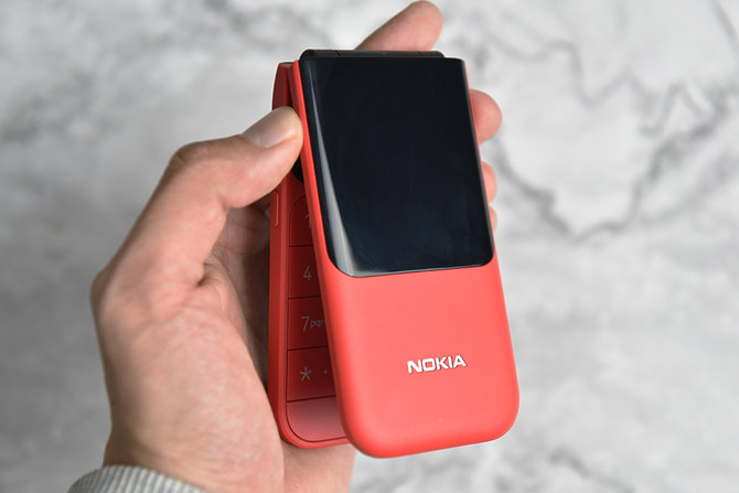 经典折叠手机再复刻 nokia 2720上手体验