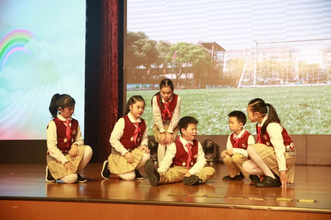 "——2019年闵行区优秀童谣传唱展演活动上,百余位来自全区各中小学