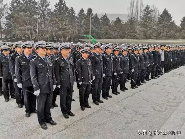 因公牺牲民警赵延虎同志遗体告别仪式于今日在兰州市殡仪馆怀远堂举行