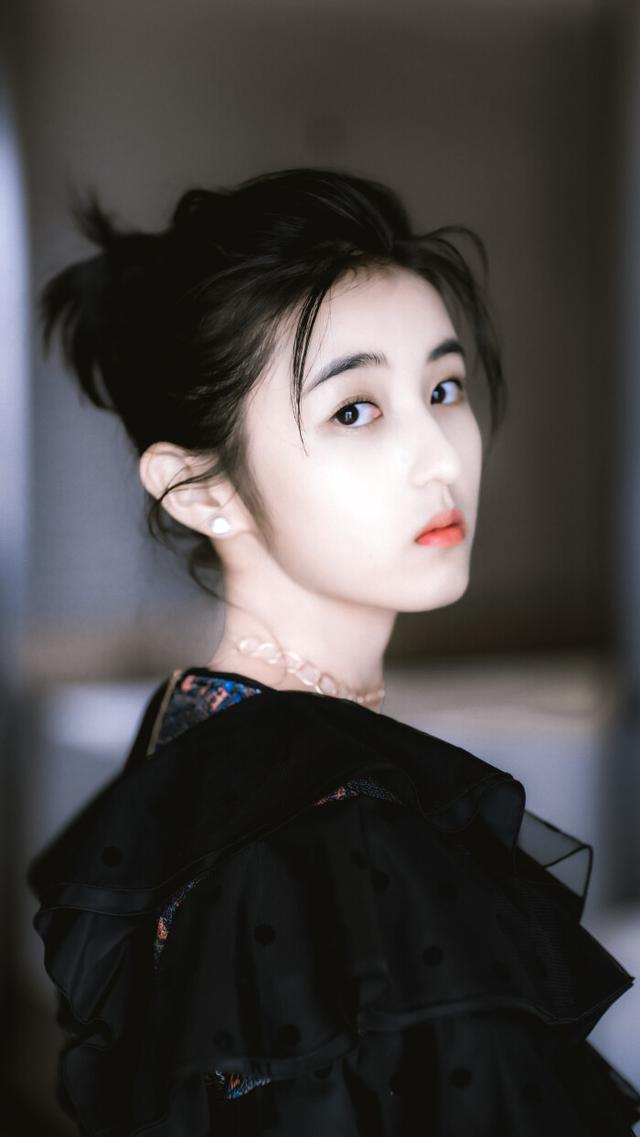看着长大的童星们,长大之后颜值没得挑_关晓彤