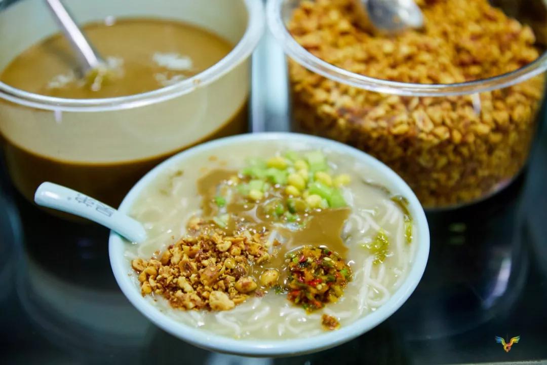 08 吴弟餐饮:粉浆面条,烙馍卷菜