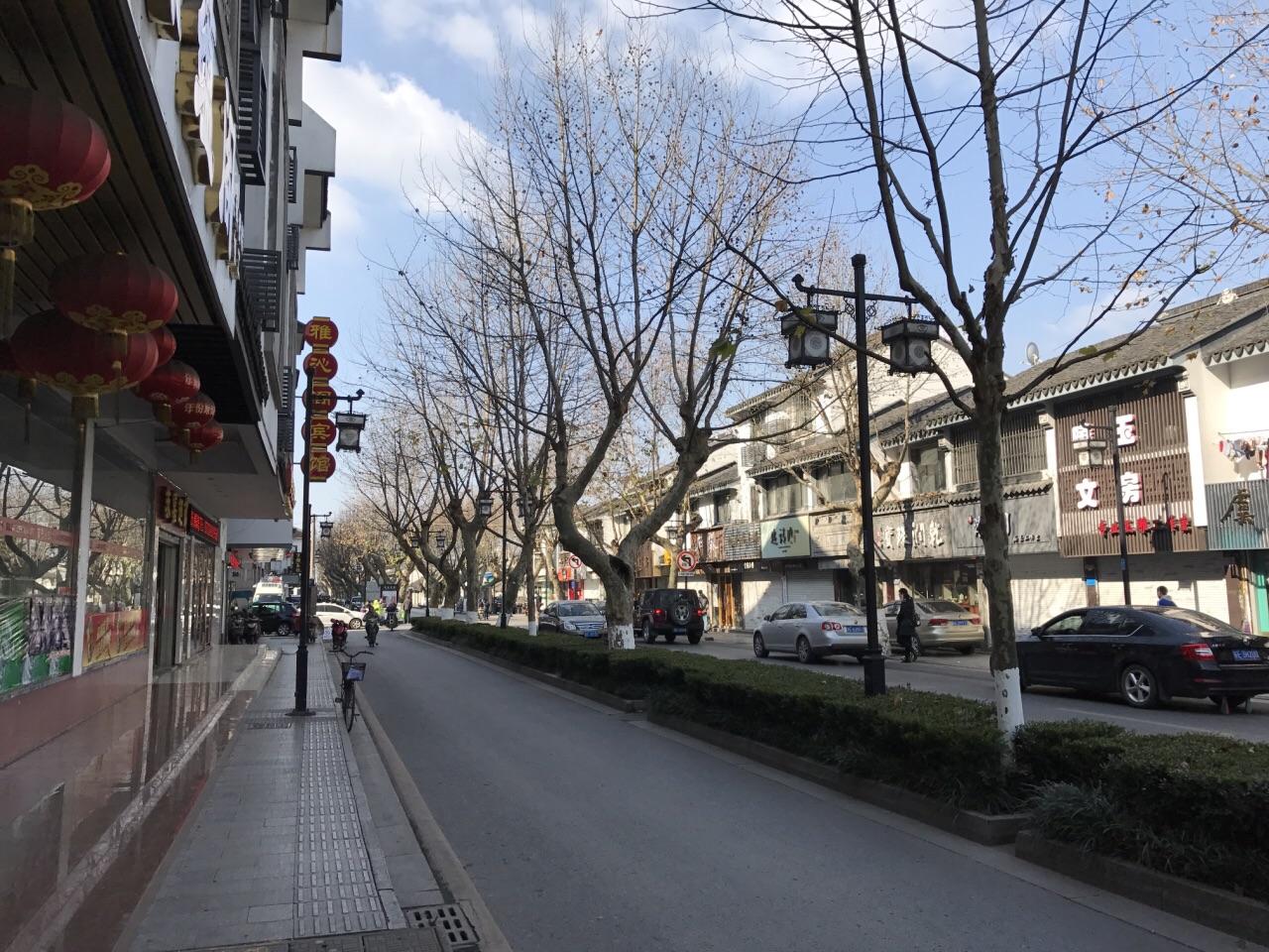 原创苏州十全街塌陷，目击者称：听到很闷的轰轰声