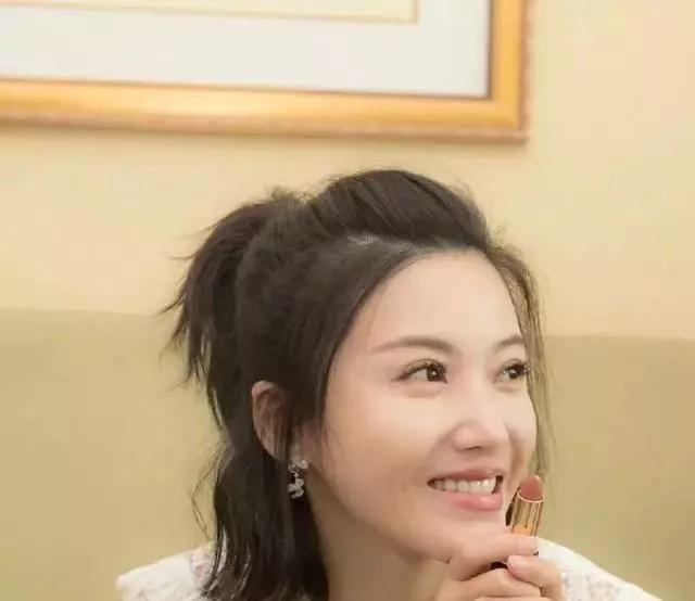 以前多有辨识度的脸啊,现在怎么也成流水线网