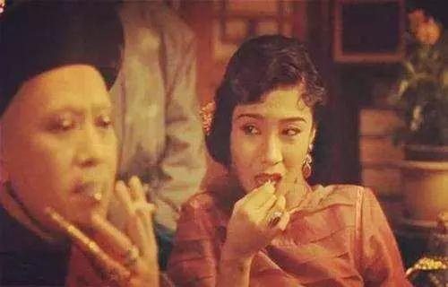 黄花|她是太监总管的妻子，虽黄花大闺女，却死心塌地，晚年被佣人照顾